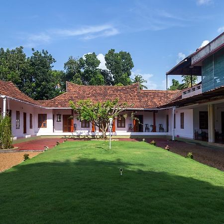 קוטאיאם Akkara Homestay & Ayurveda מראה חיצוני תמונה