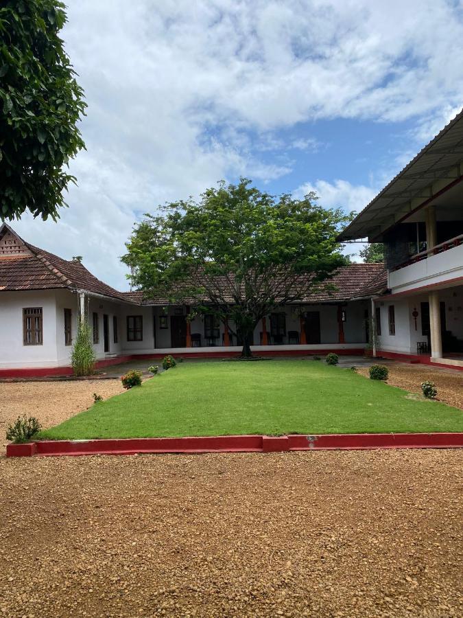 קוטאיאם Akkara Homestay & Ayurveda מראה חיצוני תמונה