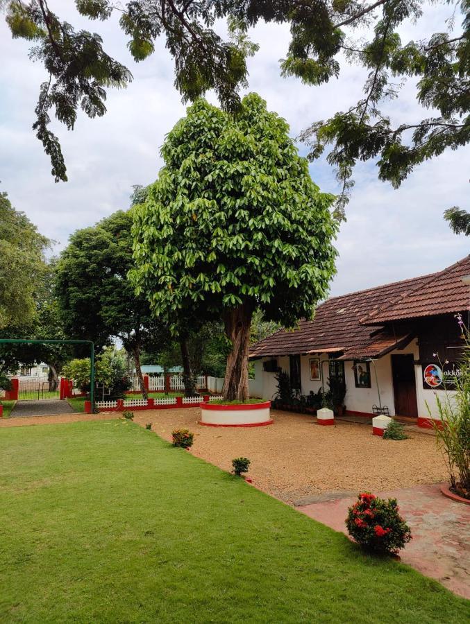 קוטאיאם Akkara Homestay & Ayurveda מראה חיצוני תמונה