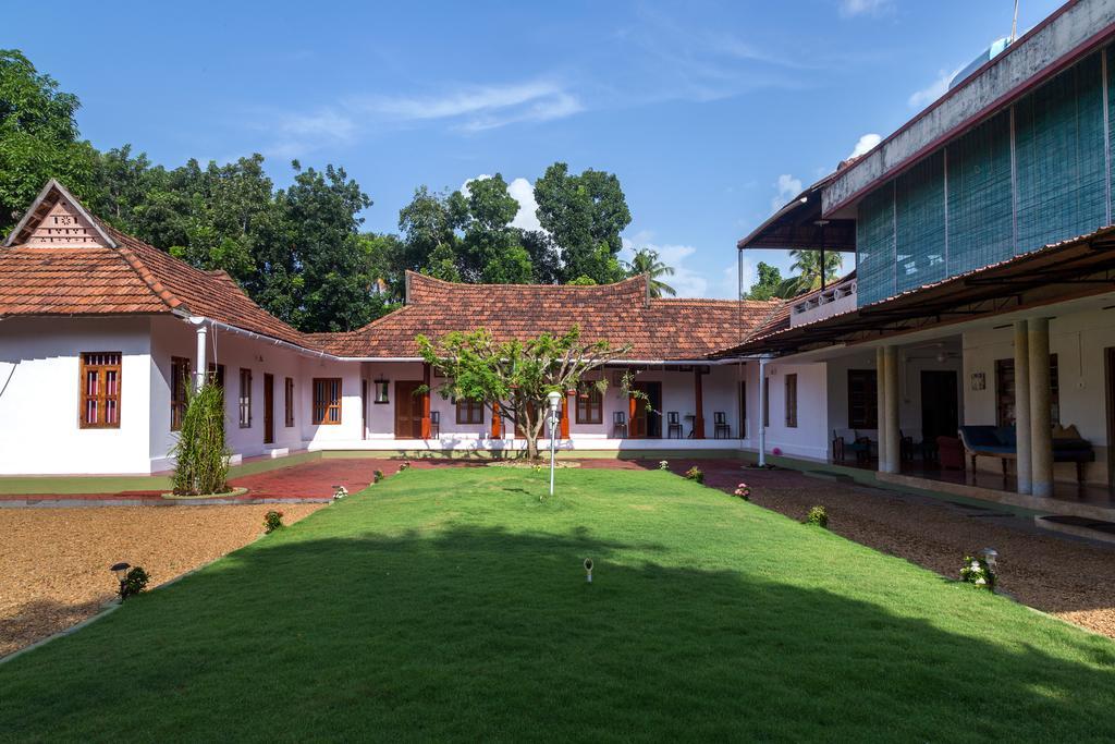 קוטאיאם Akkara Homestay & Ayurveda מראה חיצוני תמונה